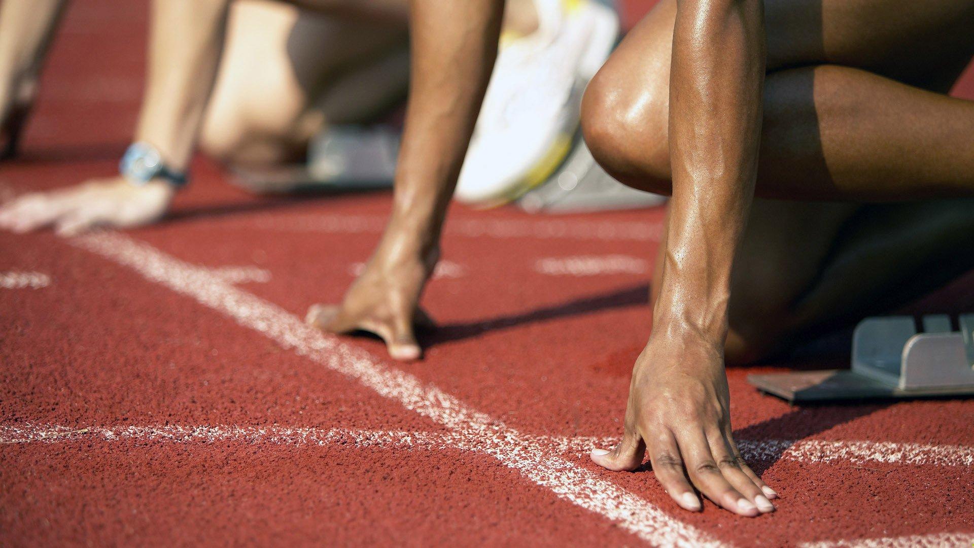 英雄联盟全球总决赛巅峰对决，新王登基还是旧神卫冕？