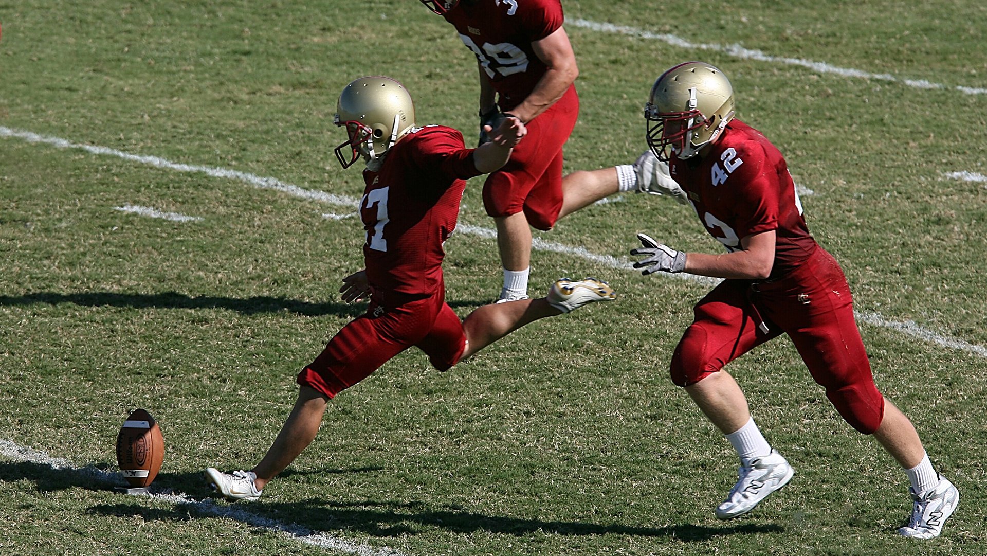 球迷文化塑造赛场灵魂,从助威到公益,体育迷的力量如何改变职业体育